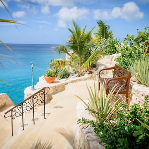 Lagun Blou Dive And Beach Resort